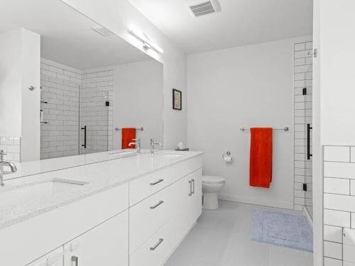 157-2683 Ord Rd, Kamloops, BC - Indoor Photo Showing Bathroom