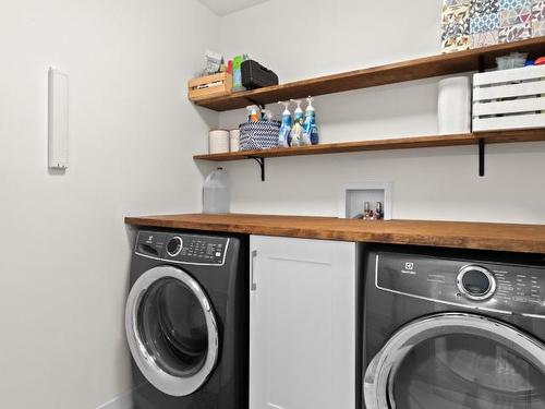 157-2683 Ord Rd, Kamloops, BC - Indoor Photo Showing Laundry Room