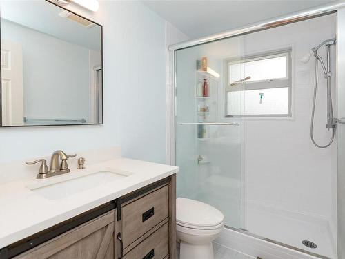 A-596 Langholme Dr, Colwood, BC - Indoor Photo Showing Bathroom