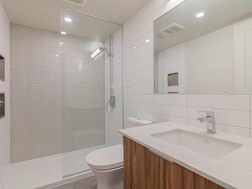 Salle de bains - 203-37 Av. Roosevelt, Mont-Royal, QC - Indoor Photo Showing Bathroom