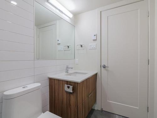 Salle de bains - 203-37 Av. Roosevelt, Mont-Royal, QC - Indoor Photo Showing Bathroom