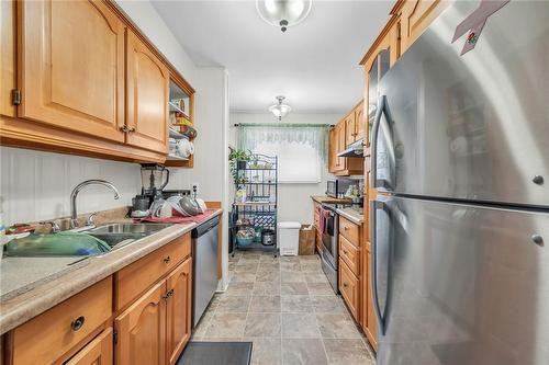 6427 Townline Road|Unit #9, Smithville, ON - Indoor Photo Showing Kitchen With Double Sink