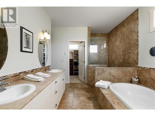 1132 Steele Court, Kelowna, BC - Indoor Photo Showing Bathroom