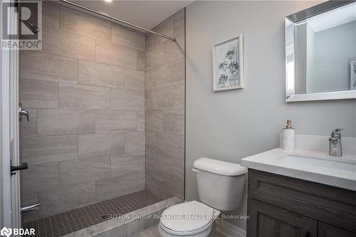 28 Stonehart Lane, Barrie, ON - Indoor Photo Showing Bathroom