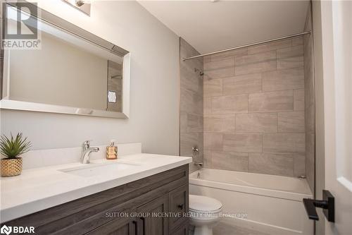 28 Stonehart Lane, Barrie, ON - Indoor Photo Showing Bathroom
