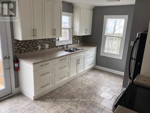 45 Campbell Ave, Barrie, ON - Indoor Photo Showing Kitchen With Double Sink