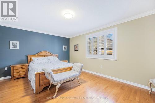 4 Falcon Cres, Barrie, ON - Indoor Photo Showing Bedroom