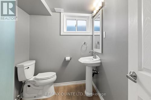 12 Sandy Hook Road, Quinte West, ON - Indoor Photo Showing Bathroom