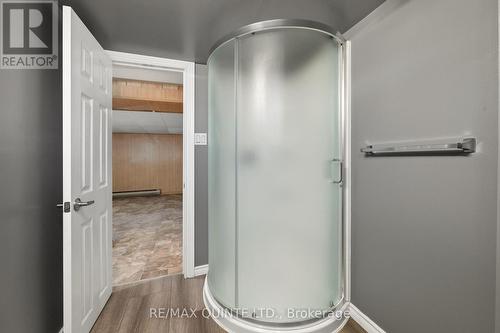 12 Sandy Hook Rd, Quinte West, ON - Indoor Photo Showing Bathroom