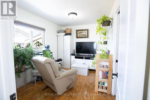 29 Kawartha Drive, Kawartha Lakes, ON - Indoor Photo Showing Living Room