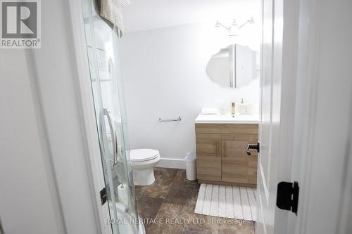 29 Kawartha Drive, Kawartha Lakes, ON - Indoor Photo Showing Bathroom