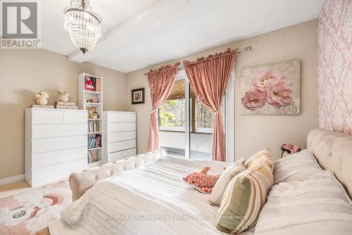 4316 Derry Rd, Burlington, ON - Indoor Photo Showing Bedroom