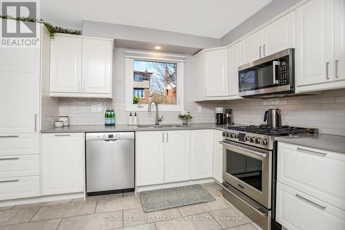 27 Duby Rd N, Halton Hills, ON - Indoor Photo Showing Kitchen With Upgraded Kitchen