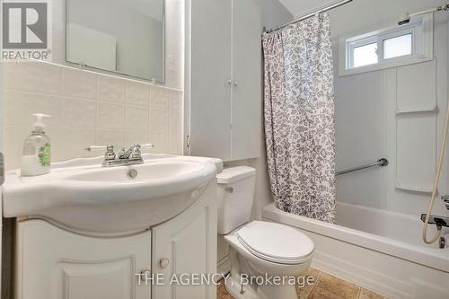 412 Maple Ave S, Brant, ON - Indoor Photo Showing Bathroom