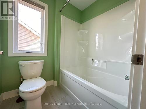 545 Chelton Rd, London, ON - Indoor Photo Showing Bathroom