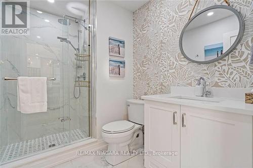 325 Lakewood Avenue, Fort Erie, ON - Indoor Photo Showing Bathroom
