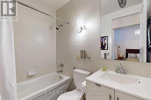 #214 -120 Homewood Ave, Toronto, ON - Indoor Photo Showing Bathroom