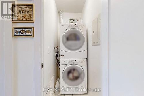 #214 -120 Homewood Ave, Toronto, ON - Indoor Photo Showing Laundry Room