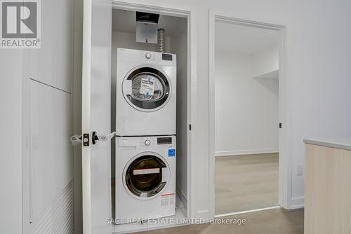 #205 -123 Portland St, Toronto, ON - Indoor Photo Showing Laundry Room