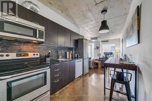 #514 -150 Sudbury St, Toronto, ON - Indoor Photo Showing Kitchen With Upgraded Kitchen