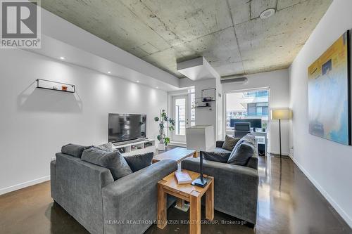 #514 -150 Sudbury St, Toronto, ON - Indoor Photo Showing Living Room