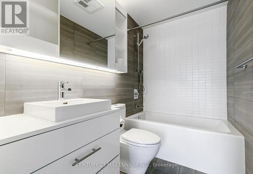 #506 -32 Trolley Cres, Toronto, ON - Indoor Photo Showing Bathroom