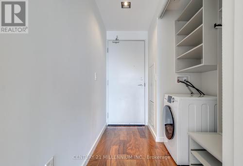 #506 -32 Trolley Cres, Toronto, ON - Indoor Photo Showing Laundry Room