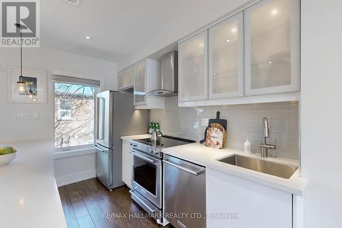 138 Hepbourne St, Toronto, ON - Indoor Photo Showing Kitchen With Upgraded Kitchen