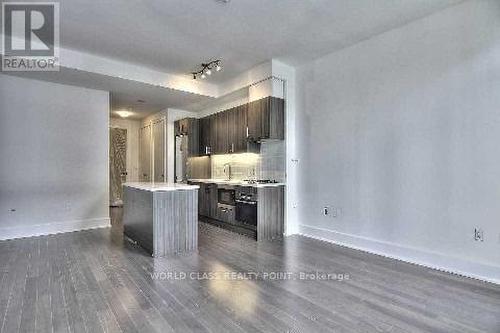 #931 -39 Queens Quay E, Toronto, ON - Indoor Photo Showing Kitchen With Upgraded Kitchen