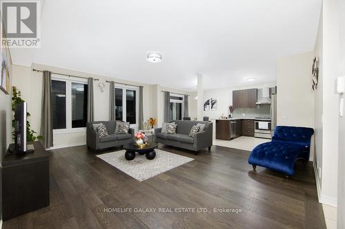 149 Sharavogue Avenue, Oshawa, ON - Indoor Photo Showing Living Room