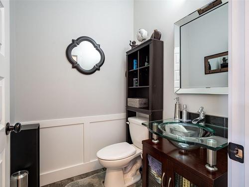4-2525 Jarvis Street, Armstrong, BC - Indoor Photo Showing Bathroom