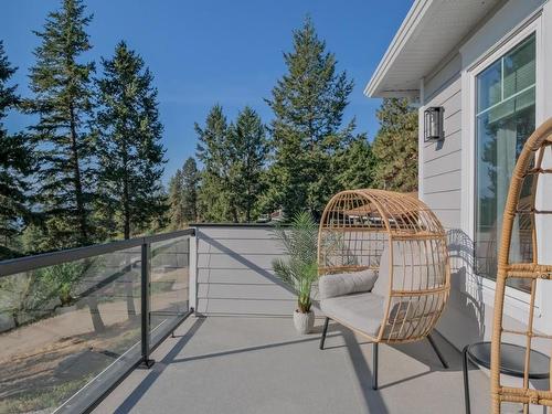 10290 Columbia Way, Vernon, BC - Outdoor With Exterior