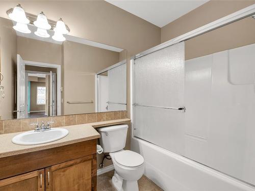 402-1007 Harvey Avenue, Kelowna, BC - Indoor Photo Showing Bathroom