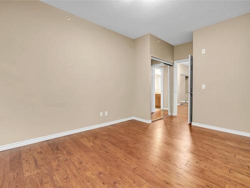 402-1007 Harvey Avenue, Kelowna, BC - Indoor Photo Showing Other Room