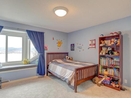 2897 Weatherhill Road, West Kelowna, BC - Indoor Photo Showing Bedroom