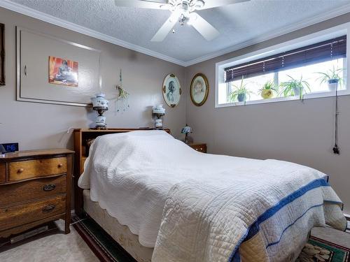 175 Secrest Place, Penticton, BC - Indoor Photo Showing Bedroom