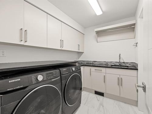 1305 Ponds Avenue, Kelowna, BC - Indoor Photo Showing Laundry Room