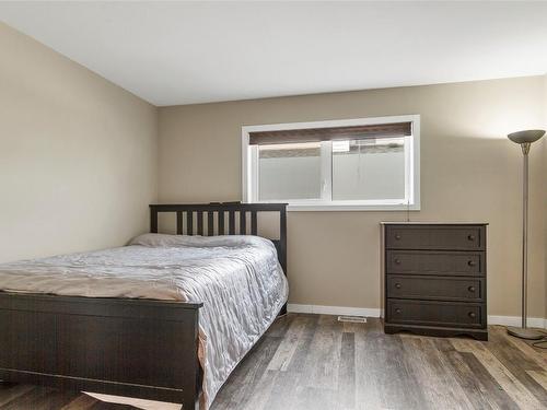 4308 Wellington Drive, Vernon, BC - Indoor Photo Showing Bedroom