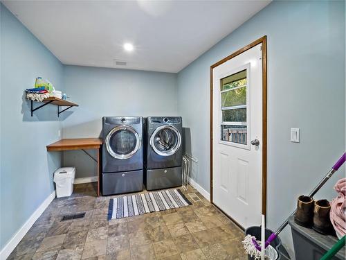 4250 Frederick Road, Armstrong, BC - Indoor Photo Showing Laundry Room