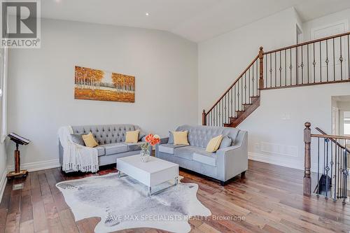 24 Adams Road, New Tecumseth, ON - Indoor Photo Showing Living Room