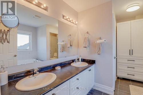 24 Adams Road, New Tecumseth, ON - Indoor Photo Showing Bathroom