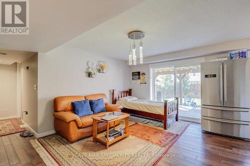 24 Adams Rd, New Tecumseth, ON - Indoor Photo Showing Living Room