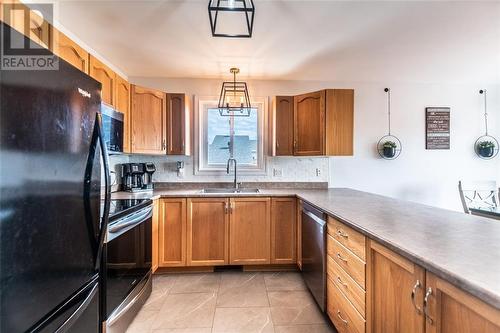 6 Morning Star Street, Petawawa, ON - Indoor Photo Showing Kitchen With Double Sink