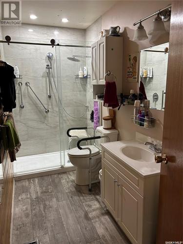 211 3Rd Avenue E, Kelvington, SK - Indoor Photo Showing Bathroom