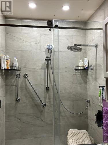 211 3Rd Avenue E, Kelvington, SK - Indoor Photo Showing Bathroom