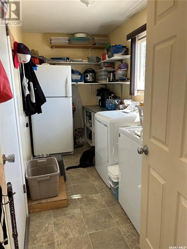 211 3Rd Avenue E, Kelvington, SK - Indoor Photo Showing Laundry Room