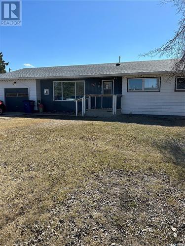 211 3Rd Avenue E, Kelvington, SK - Outdoor With Deck Patio Veranda