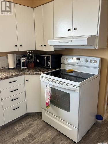 211 3Rd Avenue E, Kelvington, SK - Indoor Photo Showing Kitchen