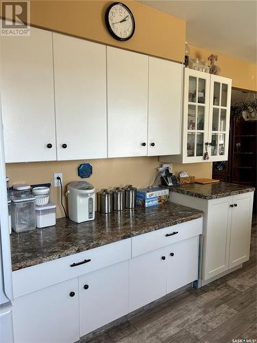 211 3Rd Avenue E, Kelvington, SK - Indoor Photo Showing Kitchen