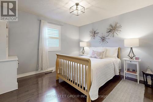 58 Regent St N, Richmond Hill, ON - Indoor Photo Showing Bedroom